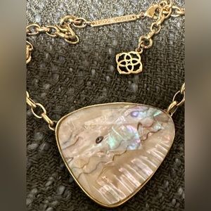 Kendra Scott McKenna Pendant Necklace in Abalone